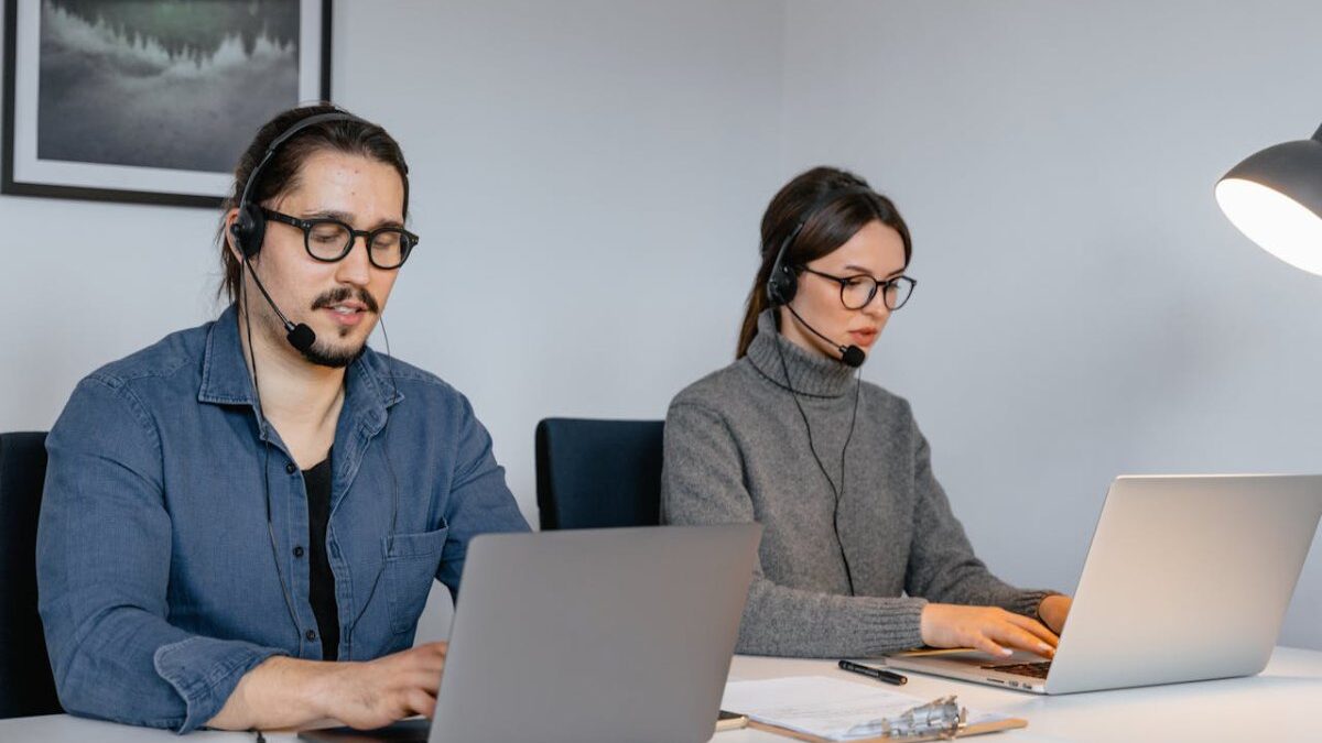Remote Employees: Work, Types, Pros & Cons