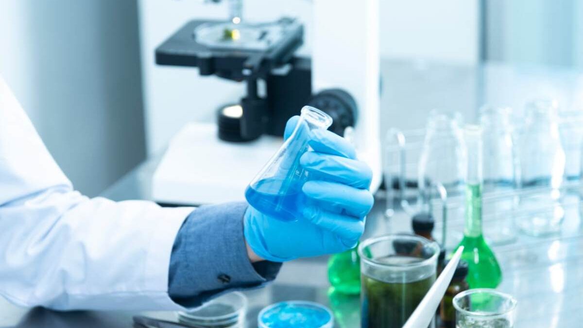 Personalized Medicine: The Role of Biotechnology in Tailoring Treatments